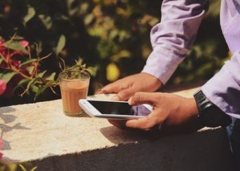 How to Prevent Phone Bill Shock on an Overseas Trip